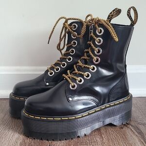 Dr. Martens Jadon Max Platform Boots
